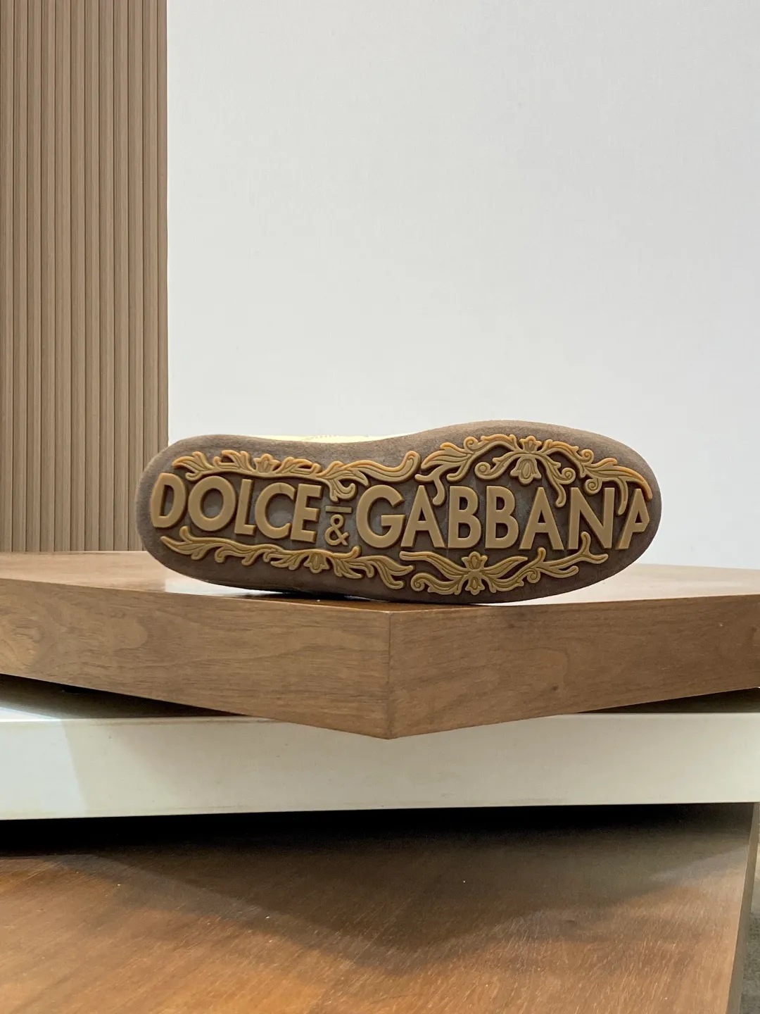 Men's shoes 💰580 2025👉D&G calfskin logo men's casual shoes. As a symbol of exquisite craftsmanship and exquisite details, it is newly embellished with the electroplated DG logo, and high-frequency technology creates a three-dimensional silhouette. Imported cowhide upper + cowhide lining + original rubber outsole 😎😎😎, hand-sewing technology, a must-have item for summer ✈️✈️✈️ Size: 39-44 (38.45 46 customized)